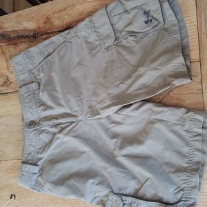 Under Armour active cargo shorts size youth large